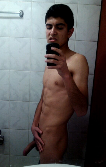 Nude Latino Selfpix from 22 y.o. Sebastian!